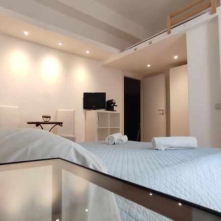 Living Cagliari Marina Bed & Breakfast Bagian luar foto