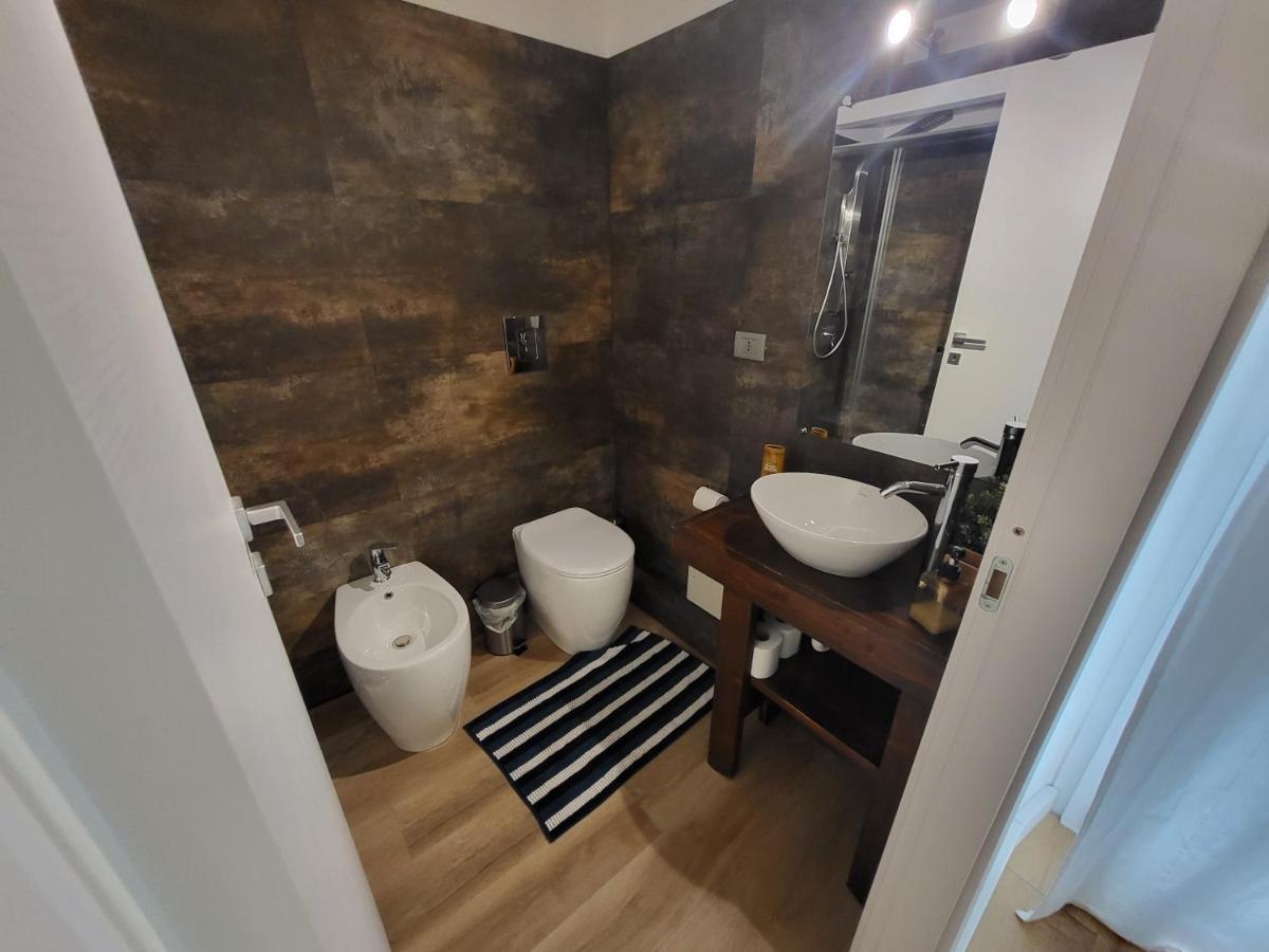 Living Cagliari Marina Bed & Breakfast Bagian luar foto