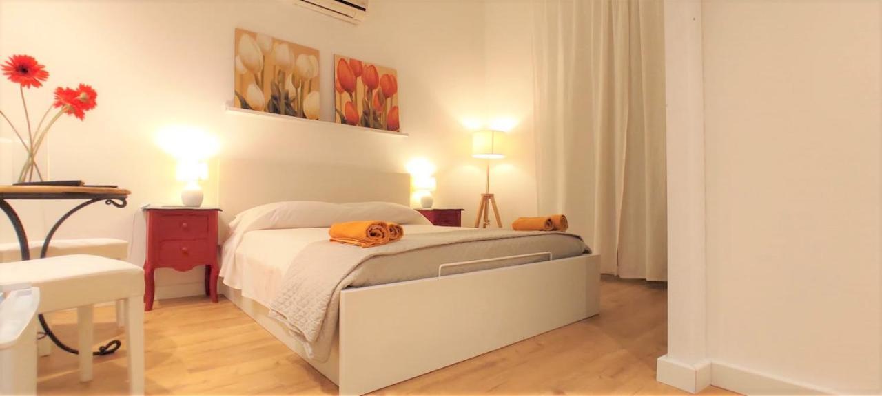 Living Cagliari Marina Bed & Breakfast Bagian luar foto