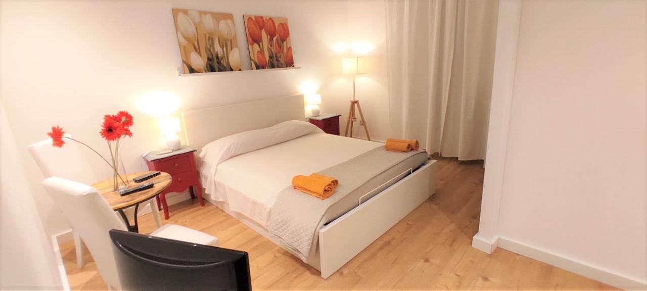 Living Cagliari Marina Bed & Breakfast Bagian luar foto