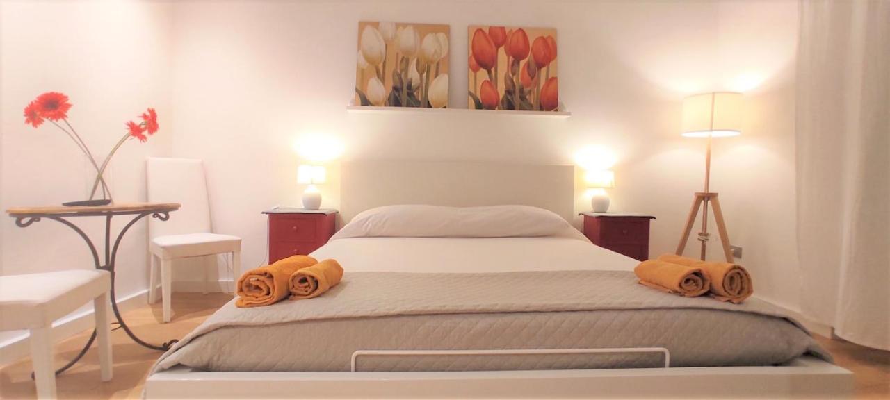 Living Cagliari Marina Bed & Breakfast Bagian luar foto